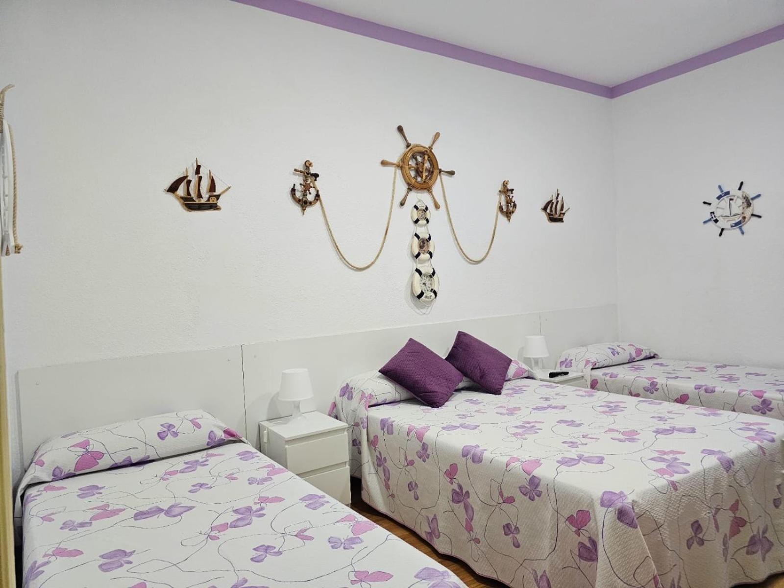 Hostal Loyola Madrid Exterior photo