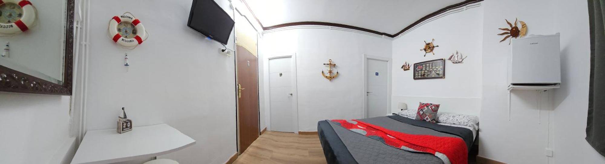 Hostal Loyola Madrid Exterior photo