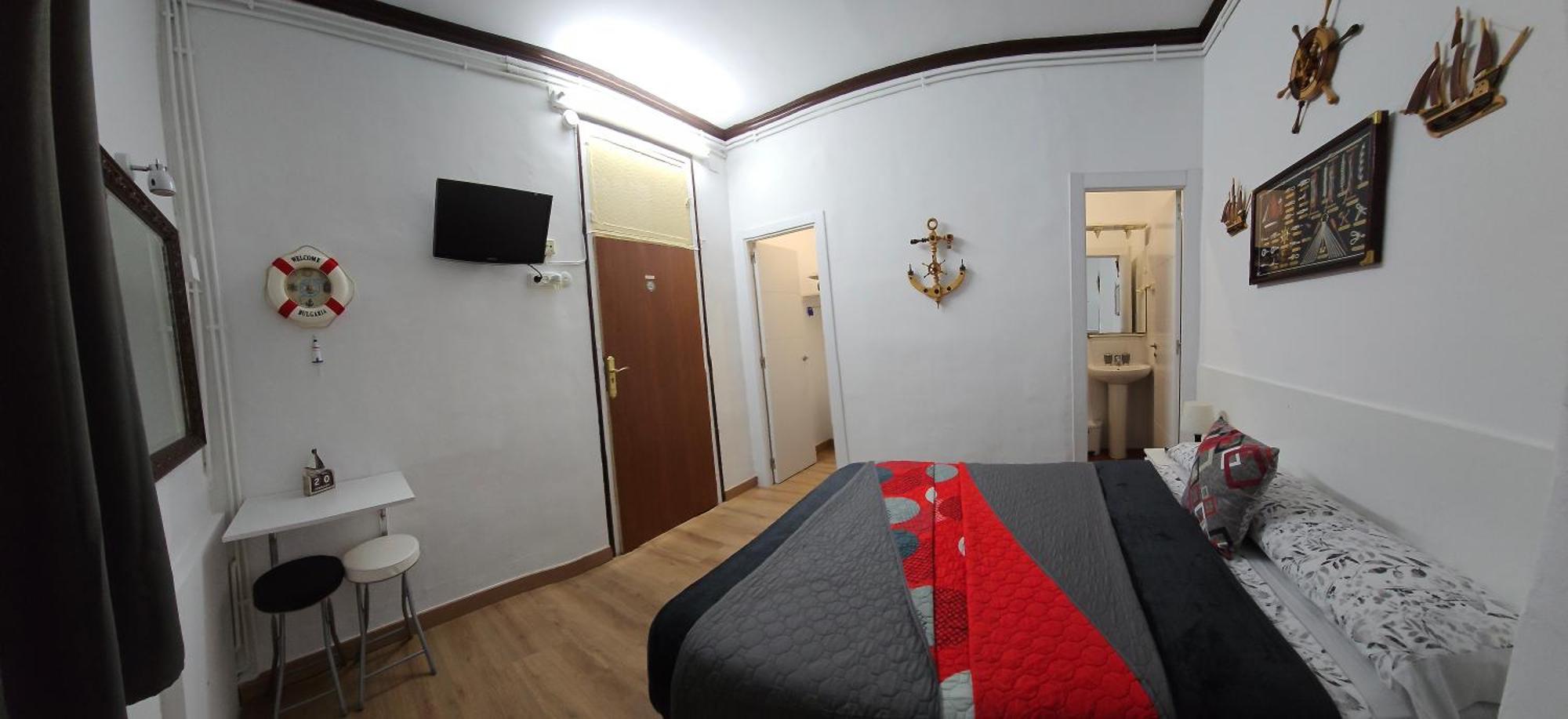 Hostal Loyola Madrid Exterior photo