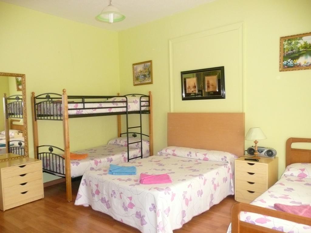 Hostal Loyola Madrid Exterior photo