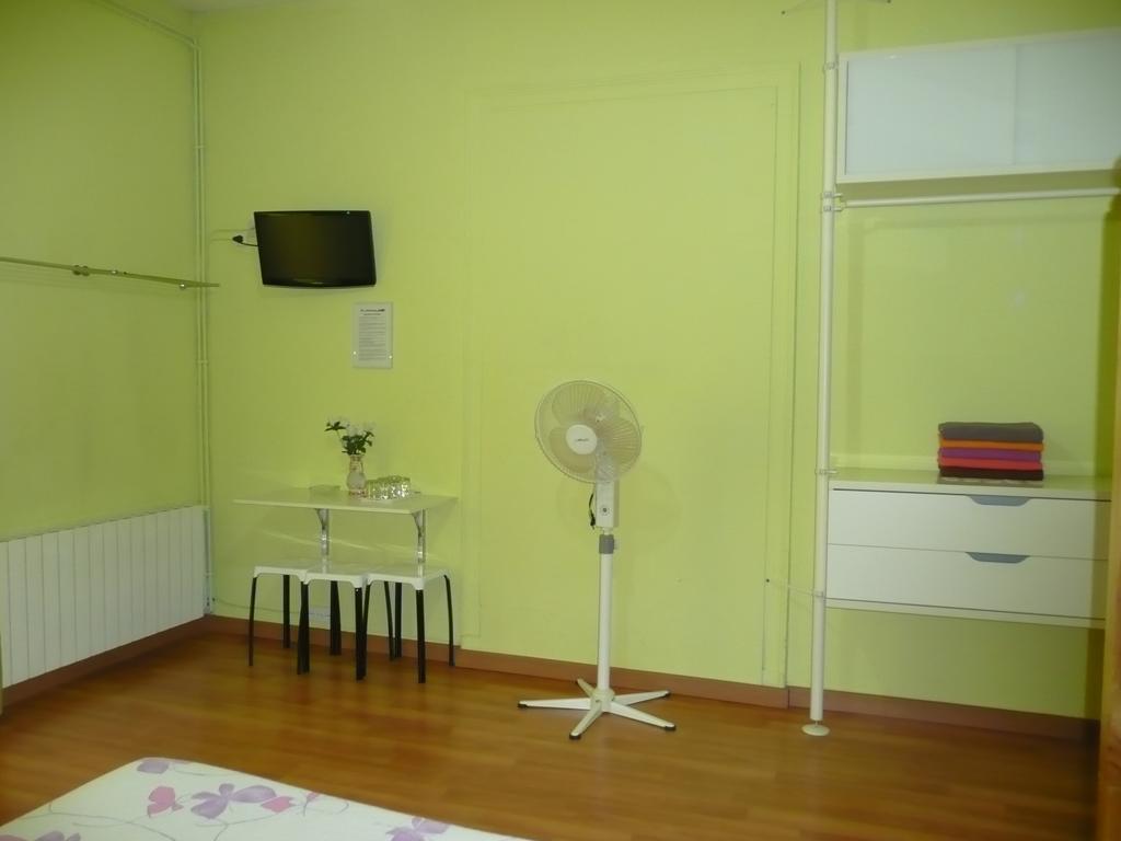 Hostal Loyola Madrid Exterior photo