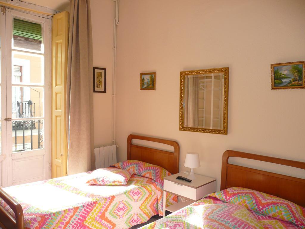 Hostal Loyola Madrid Exterior photo