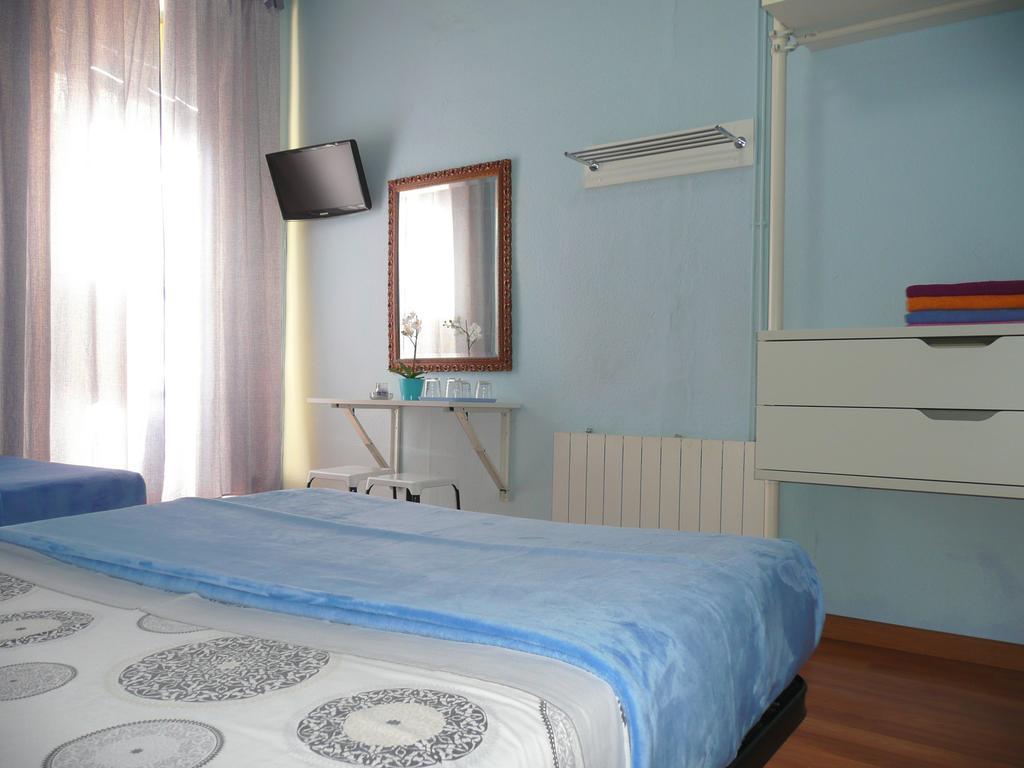 Hostal Loyola Madrid Exterior photo