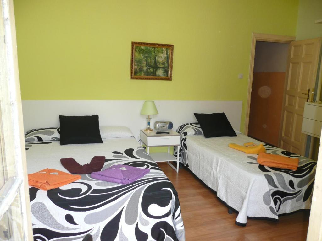 Hostal Loyola Madrid Room photo