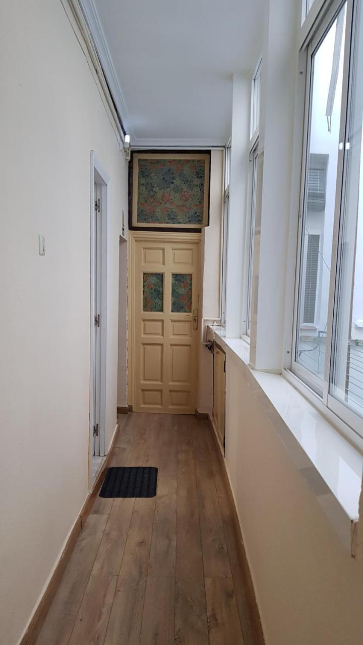 Hostal Loyola Madrid Exterior photo