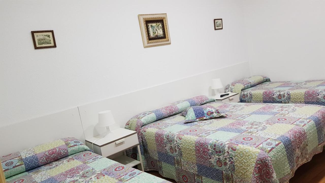 Hostal Loyola Madrid Exterior photo