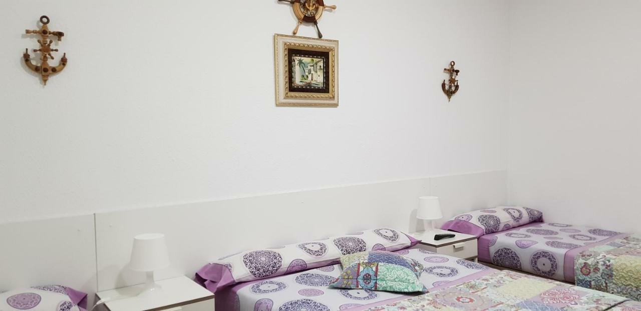 Hostal Loyola Madrid Exterior photo